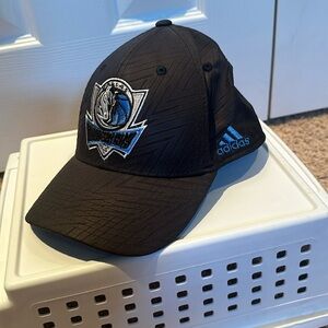 ADIDAS MENS MAVERICK CAP size S/M